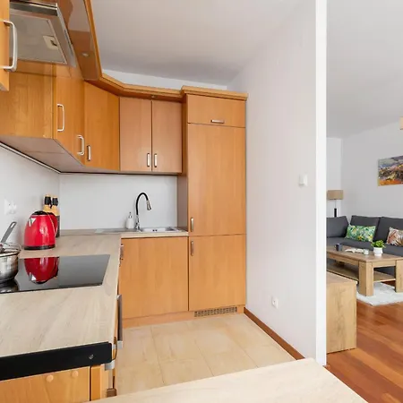 아파트 Unique Bialopradnicka With Balcony In By Renters